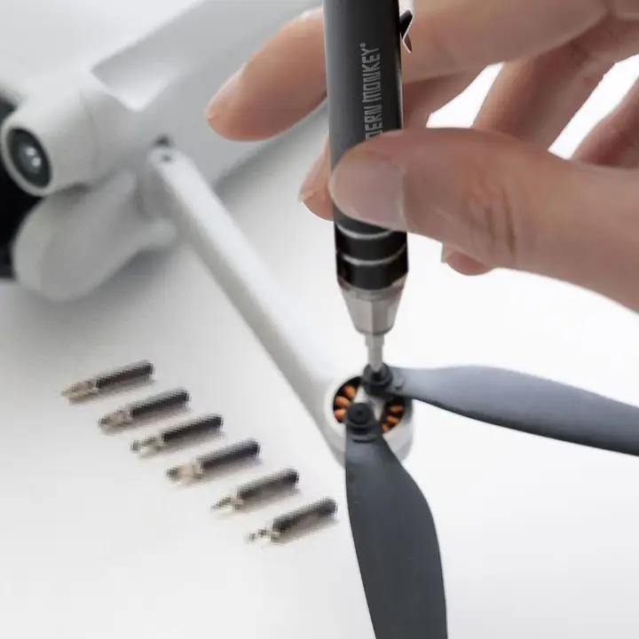 Modern Monkey® Screw’D Up 6-in-1 Mini Led Screwdriver