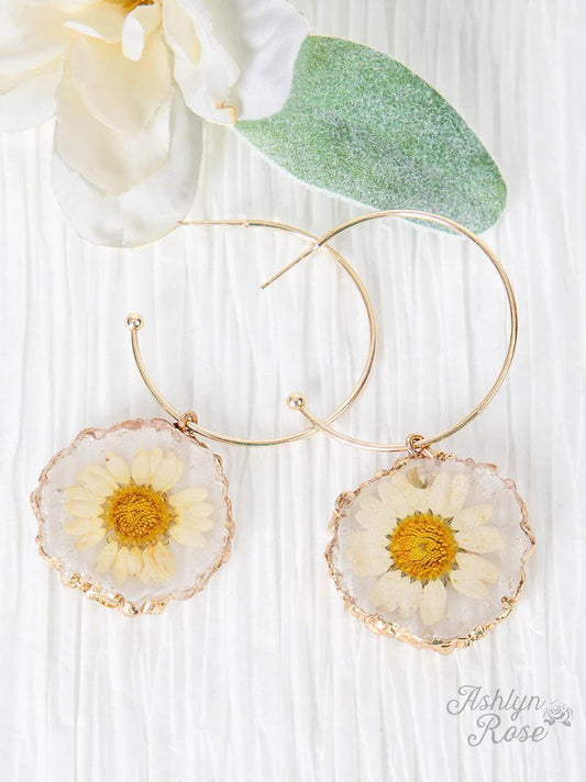 POCKET FULL OF DAISIES HOOP EARRING